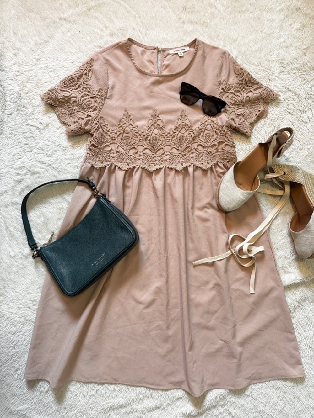 Mauve Pink Lace-Trim Short Sleeve Dress